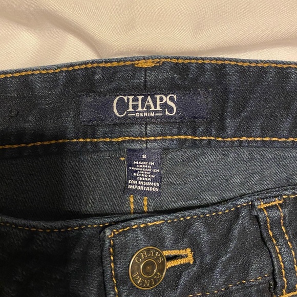 EUC Chaps denim jeans. Size 8. - Picture 5 of 8